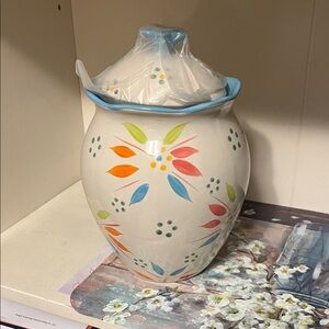 NWT Temp-Tations Multicolor Floral Ceramic Jar with Lid